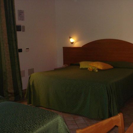 Carlo'S Hotel Castagneto Carducci Luaran gambar