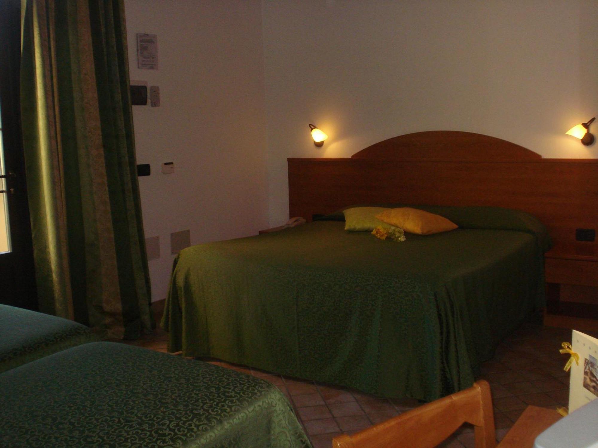 Carlo'S Hotel Castagneto Carducci Luaran gambar