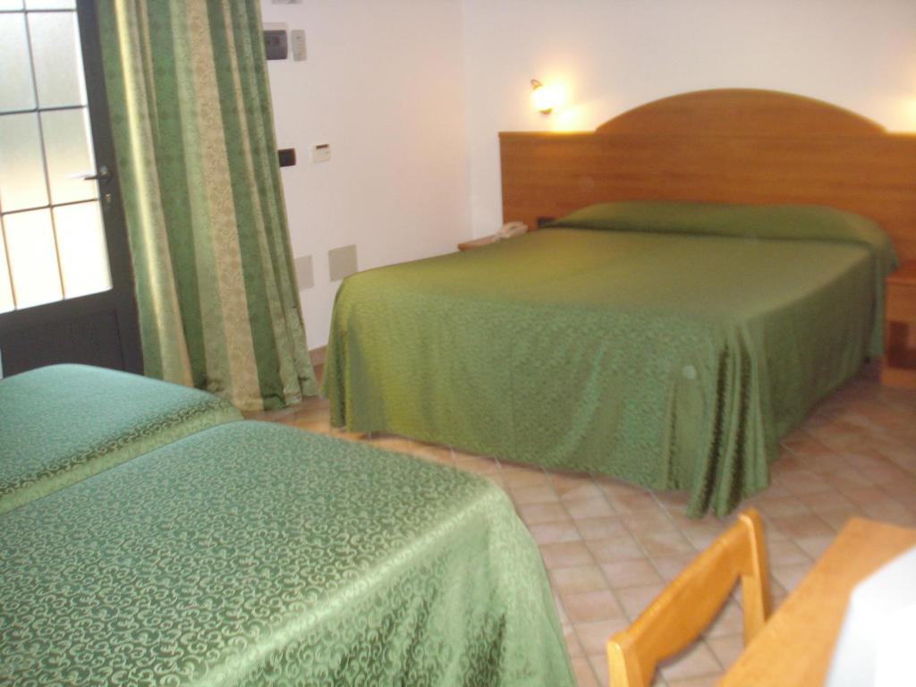 Carlo'S Hotel Castagneto Carducci Bilik gambar