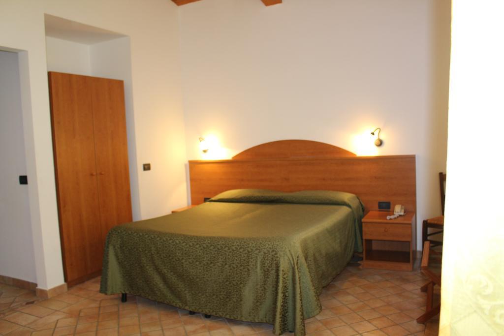 Carlo'S Hotel Castagneto Carducci Luaran gambar