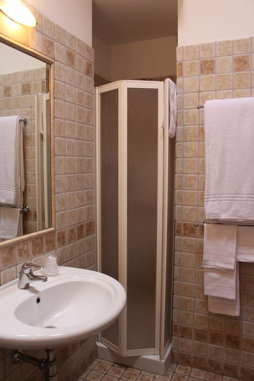 Carlo'S Hotel Castagneto Carducci Luaran gambar
